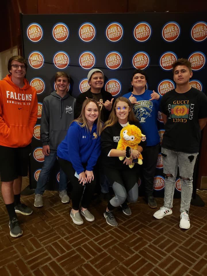 SM_DECA's tweet photo. Having fun at the Fall Leadership Conference! We hit up Dave and Busters last night, and had fun at the hotel. Good luck to Mason King today as he competes for a spot in the Ohio DECA State office!!🔷🍀 https://t.co/v5jGHItr1q