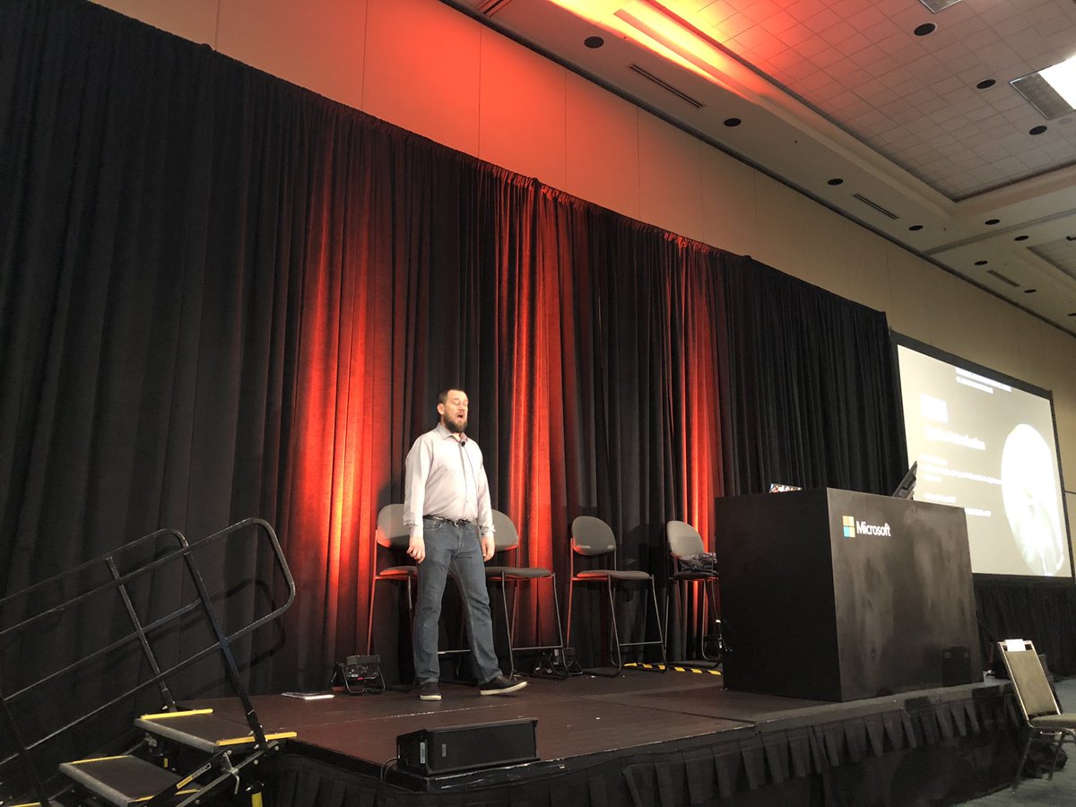 Happening now <a href="/toromust/">Mustafa Toroman</a> on the stage at #MSIgnite - speaking on sysadmin”s guide to the cloud - and the session is full:) #MVPBuzz