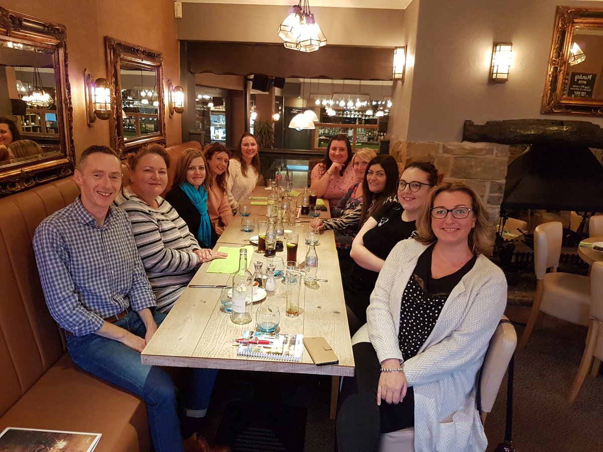 RichardDixon66's tweet photo. Fun lunch up North catching up with @Holidaysplease homeworkers. https://t.co/ZSSmsXWafv