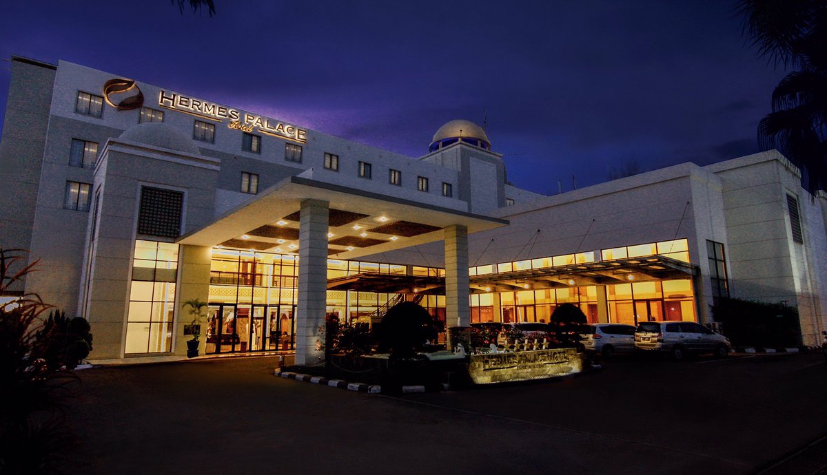 hermesaceh's tweet image. Hermes Palace Hotel Midnight We Are Here; is the first International 5-Star Hotel in Banda Aceh. The Hotel is conveniently located in the city centre, near the governor office, 5 minutes to The Grand Mosque of Baiturrahman and 20 minutes to Sulthan Iskandar Muda Airport