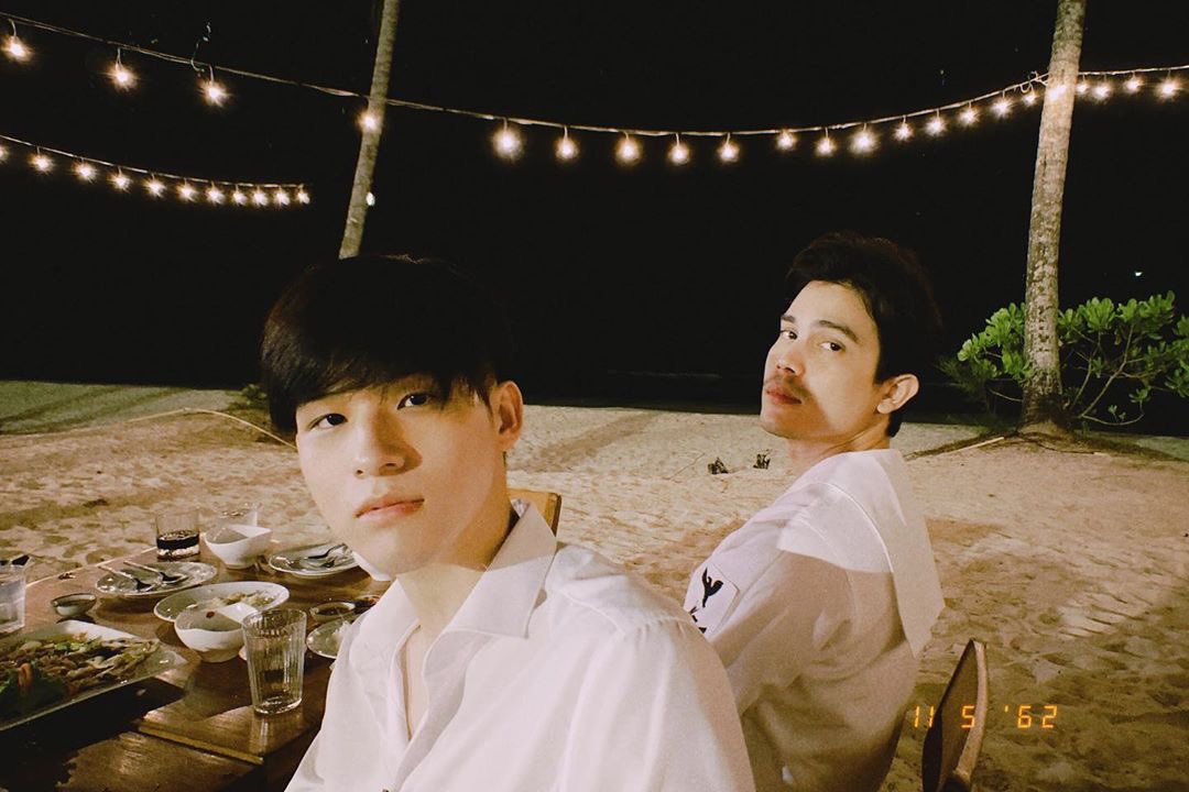 sky_wongravee's tweet photo. คิดถึงคนซ้าย กด รีทวิต
คิดถึงคนขวา กด เฟบ
คิดถึงทั้งคู่ กดทั้งรีทั้งเฟบเลย��รับ 
.
.
#nadaoartist2019
#skywongravee 
#sunny_suwanmethanont 
by : k_h_i_r_a_y_a https://t.co/lwpc6DnNz3