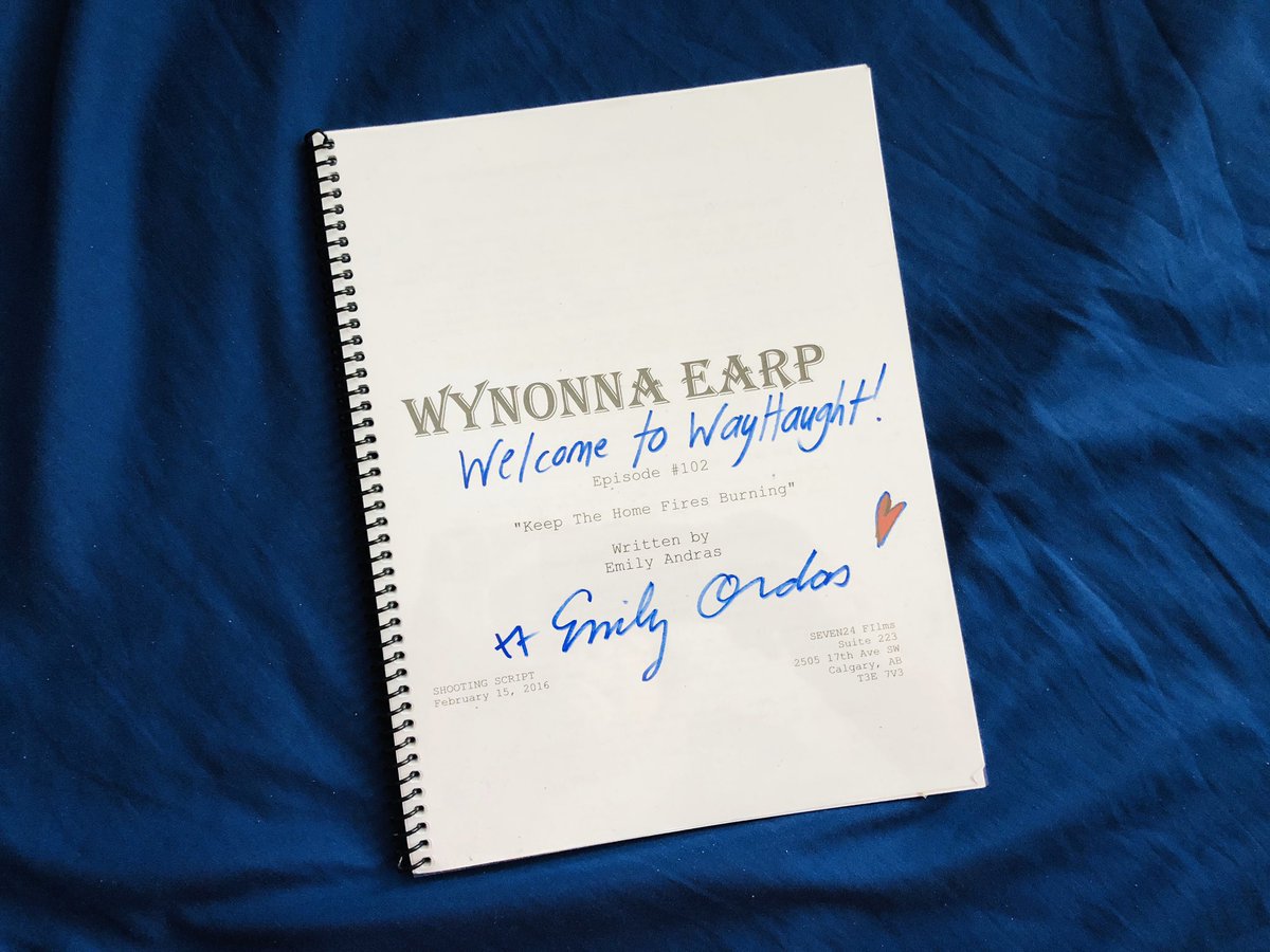 jojo2unicorn's tweet photo. Hi Earpers!! I would like to #EarpItForward and give away a Wynonna Earp 1x09 script signed by the one and only @emtothea!!!

All you have to do is RT and reply why #fandras is a thing 😉

I will pick a winner on 11/7!!! https://t.co/KwweqUUz8y
