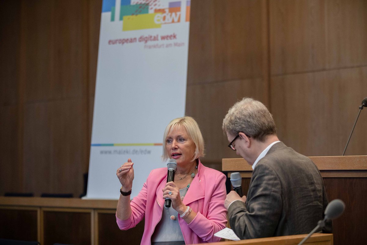 MalekiCorporate's tweet photo. Impressionen vom 1.Tag
#edw2019 #digitalgermany
Interessante Vorträge und Diskussionsrunden mit @KSinemus @DerDanyal, @starkwatzinger
und Vertretern aus Wirtschaft, Politik
Mit Unterstützung von @WifoeFfm, @Deloitte, @BNPPGermany, @eco_de, @FRM_GmbH, @HTAI_Hessen @ZayoGroup https://t.co/cUYbF7T0oj