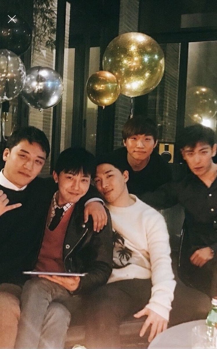 mimiybcl's tweet photo. บอกแล้วยังไง คำว่าบิ๊กแบงมันต้องมี5คน💛 
 #ซึงรี https://t.co/9bmrn56wYT