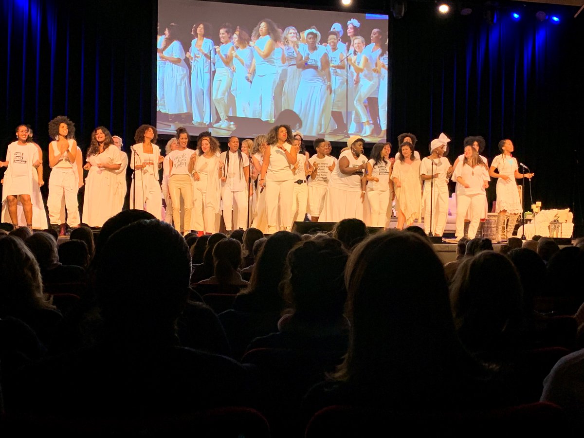 #EmpoweredWomenEmpoweringWomen <a href="/AbbyWambach/">Abby Wambach</a> "I can tell everything I want to know about a Team by the way they celebrate eachother!" <a href="/together_tweets/">together live events</a> Last night was amazing!