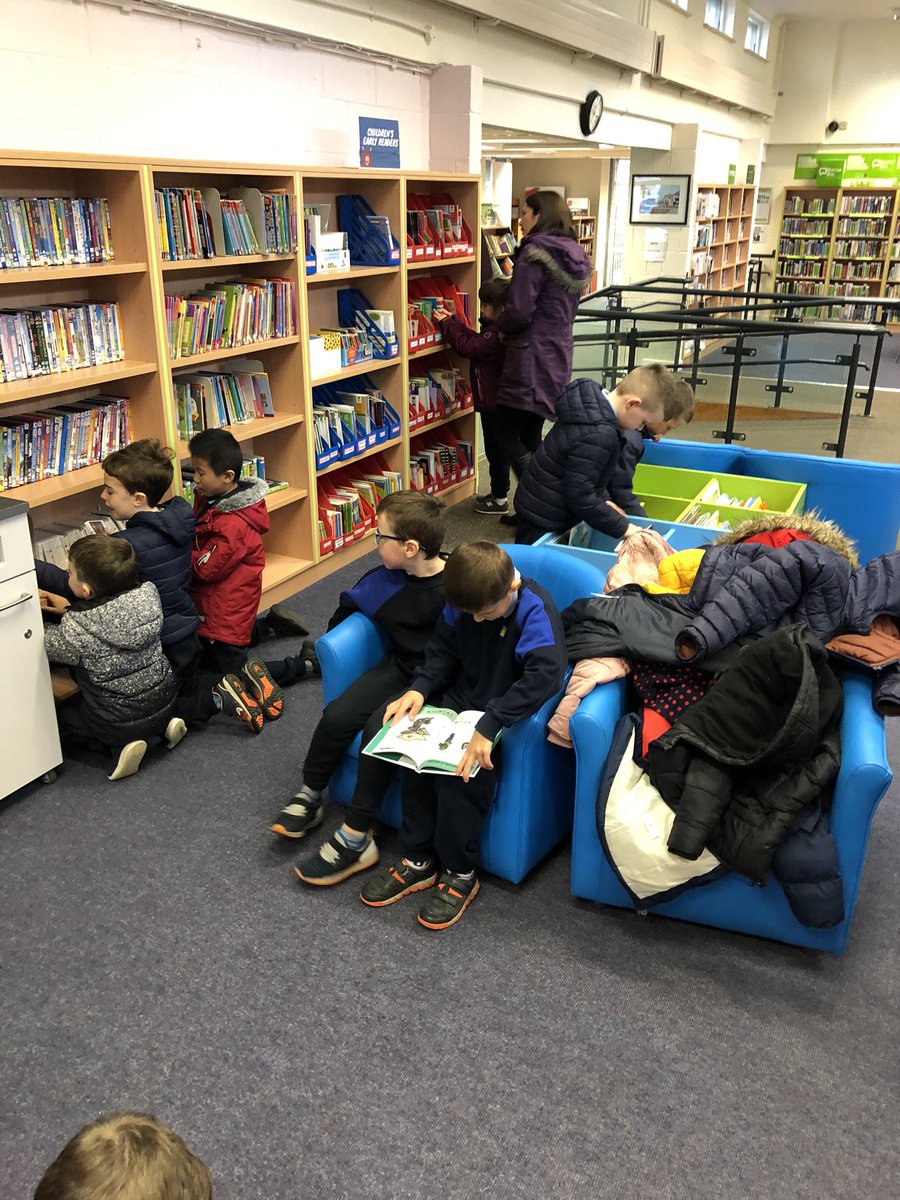 MsSwordsscmj's tweet photo. Everyone really enjoyed our visit to the library today.. we got to look at all the books and read our favourite ones  #seniorinfants @artscouncil_ie @creativeirl https://t.co/LXIqMKmDAB