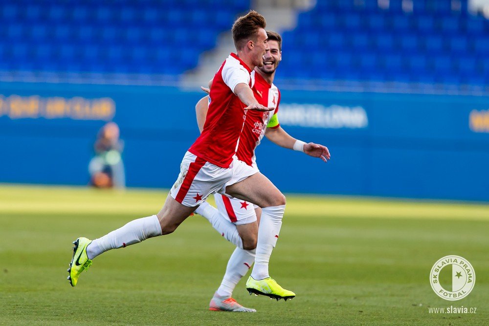 slaviaofficial's tweet photo. 📸 | Radost Daniela Koska, který #sksU19 poslal proti @FCBmasia do vedení! #barslaU19 @slaviamladez https://t.co/INeABVnGLT