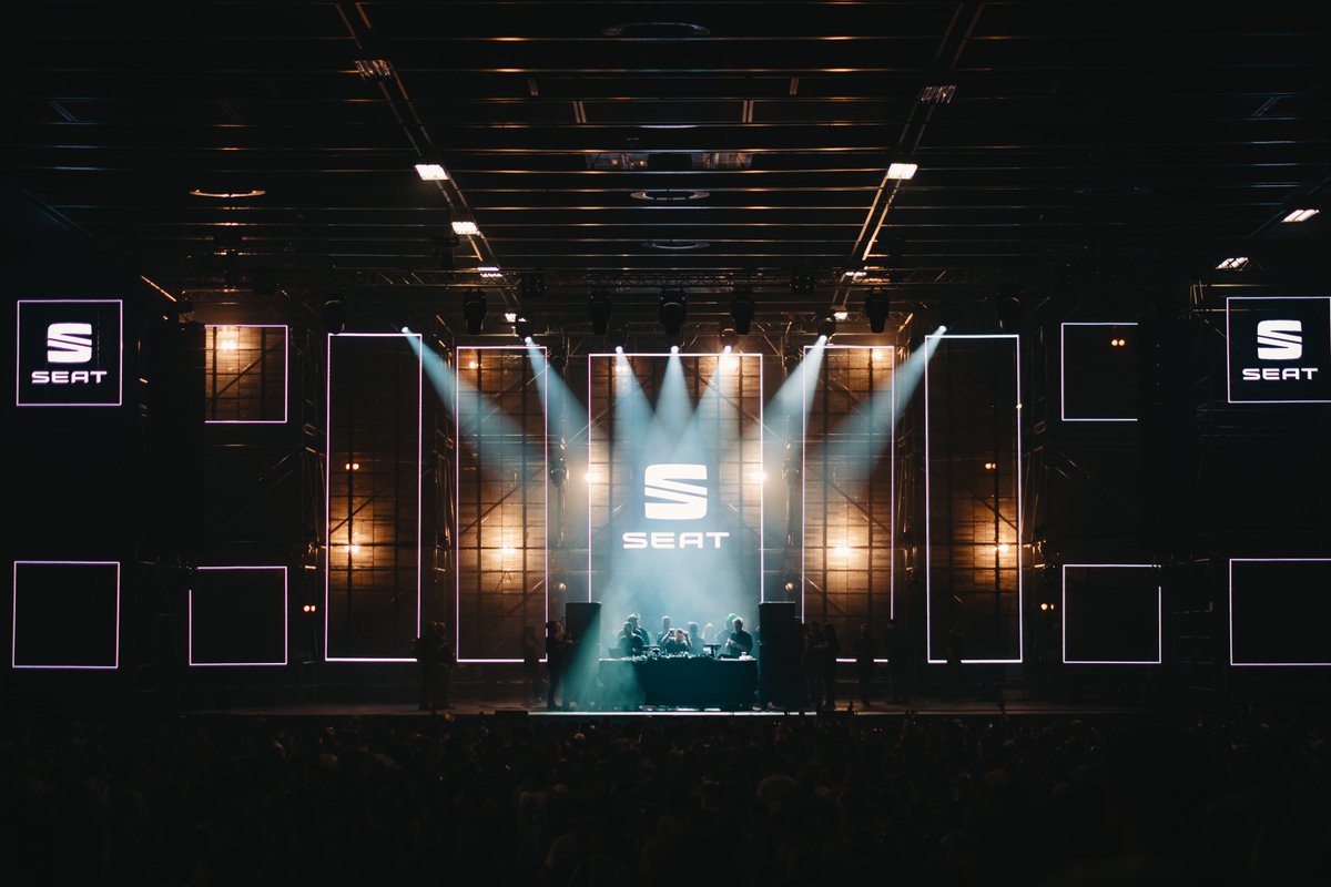SEATItalia's tweet photo. Grazie a tutte le persone che hanno ballato con noi al ritmo del #MovementFestival di Torino! È stata una serata emozionante all'insegna dell'energia, della musica e dei #SEATsounds! 🎶#Movement2019 https://t.co/0D71Xqc5Mk
