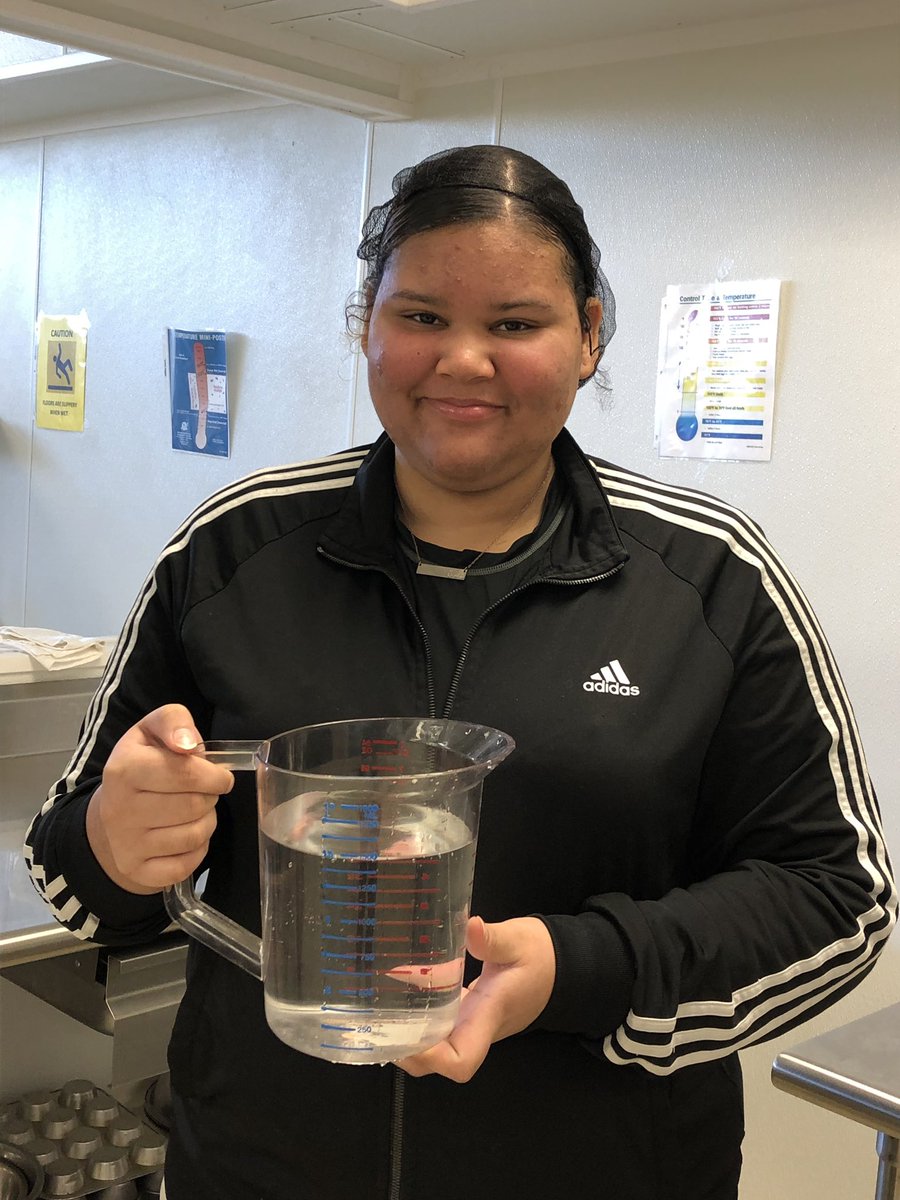 Careertechmob's tweet photo. @WilliamsonMEE students in Chef McKeller’s classes are learning Culinary Math by accurately weighing and measuring ingredients in recipes, which helps determine portion sizes and food costs. @MobilePublicSch @alabamacte #careertechmob https://t.co/hikbsNpZ2m