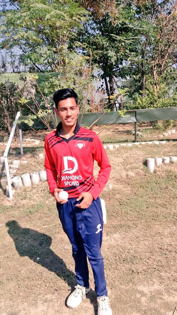 cricket_diamond's tweet photo. Match # 13: Diamond Red defeated Diamond White by 9 wickets.
The leggie Qaim Khan is declared Man of the Match for helping his team to restrict Diamond White on just 86 runs.
#DiamondRed #DiamondLeague2K19 #QaimKhan #CricketWeLoveYou #KeepItUpGuys https://t.co/bgnjxYXsGJ