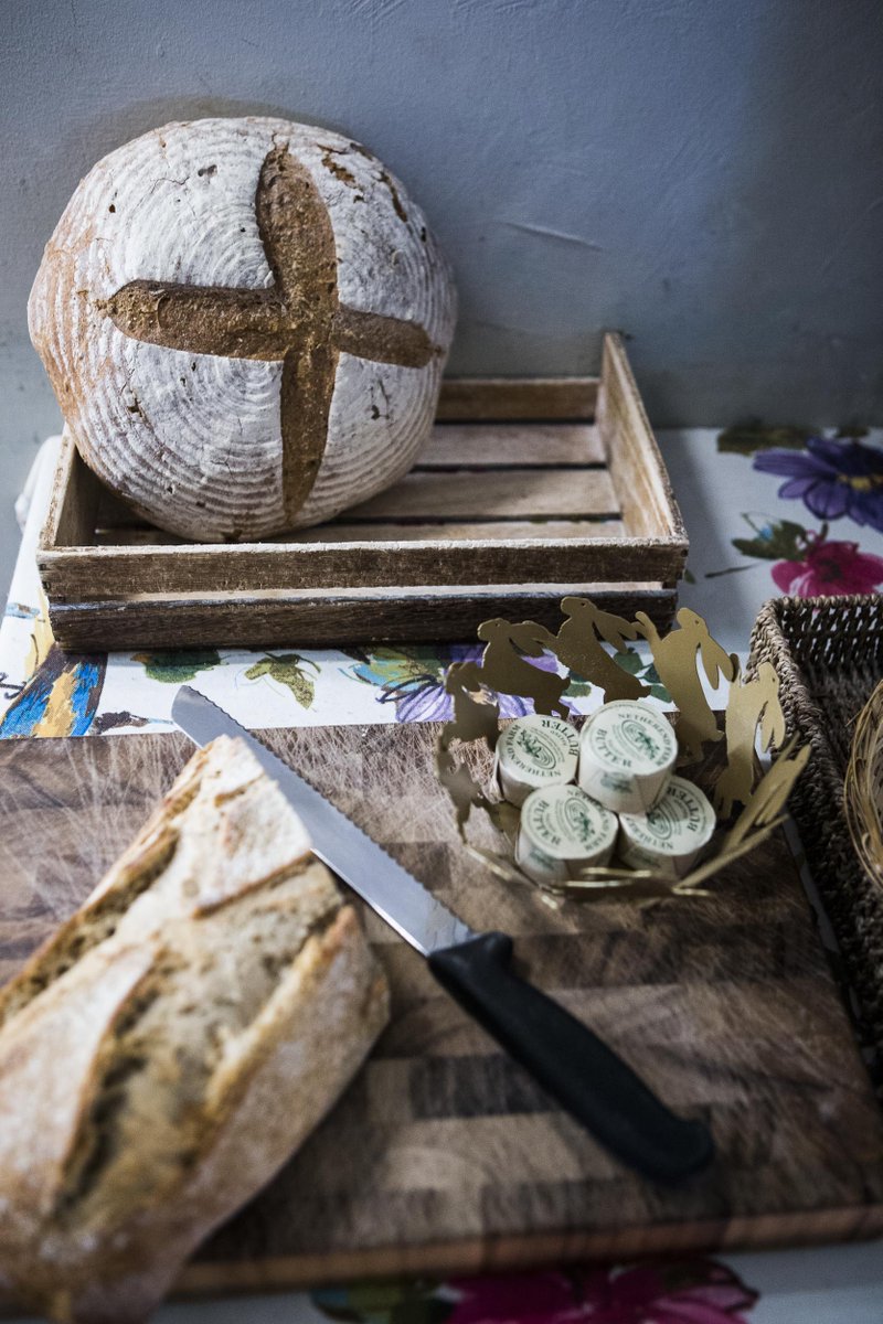 boxinghareuk's tweet photo. Plutonium Sox said our sous chef "Kate is a pastry-making genius". You can read the full review here: https://t.co/qijDmilvxt #restaurant #cotswolds #dining #gastropub #localproduce   #placestoeat #chippingnorton #familyfriendly #seasonalproduce https://t.co/eLJuDDynDA
