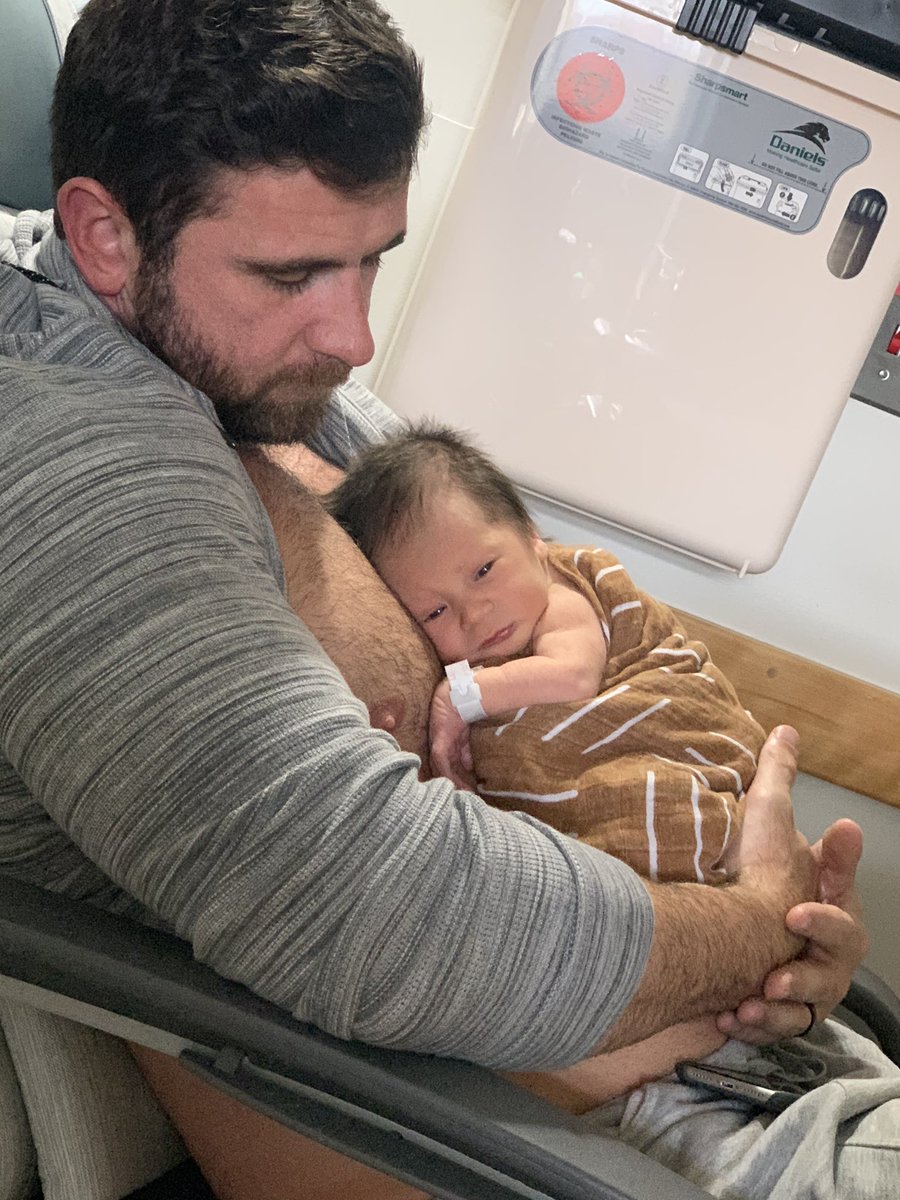 nicoleleffew's tweet image. 11.3.19 9:23am. Our life changed forever. Easton Brooks Leffew came in this world and now he is ours 💙🌎. Can you please check out my babies hair, I mean 🖤🖤🐻🐻 I die. Love my babies!