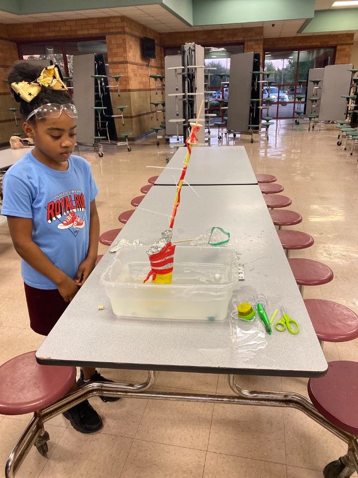 ESPatMCS's tweet photo. NF students brought the Mayflower to life as they built their own adaptation while striving to keep it afloat. Each ship had to hold a standing sail while staying afloat in a tub of water. #STEAM #historycomingtolife #ESPafterschool #knighted #wherekidscomefirst #as https://t.co/JBnaAjCNVU