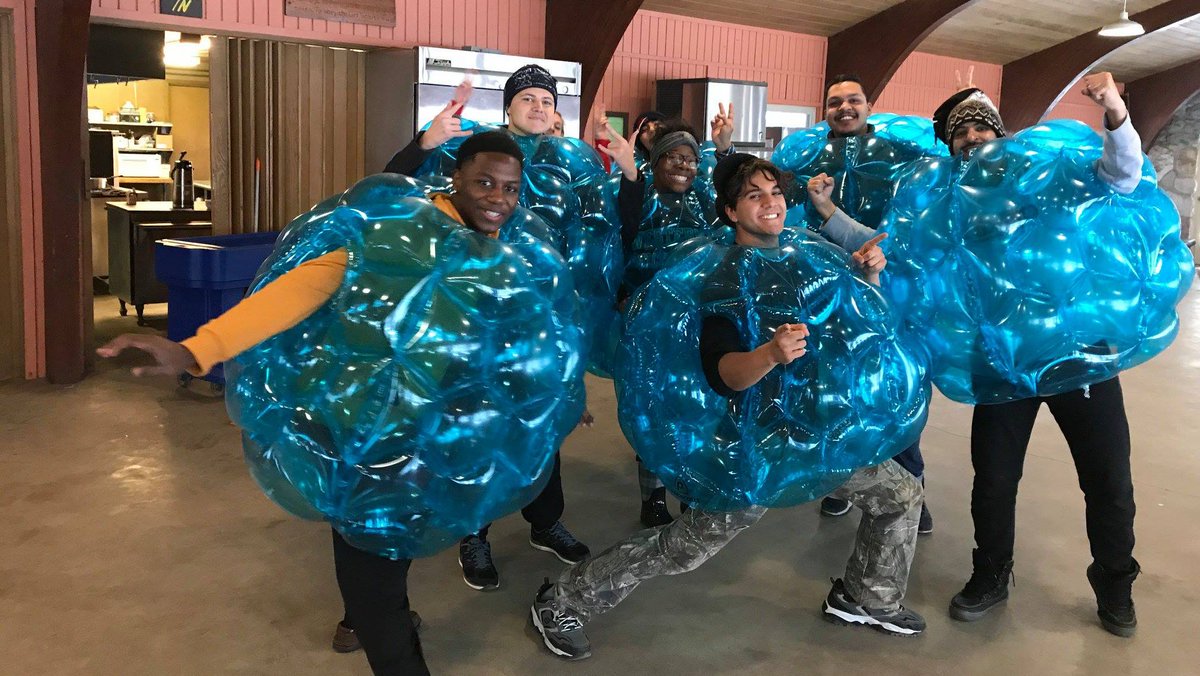 WesternMichU's tweet photo. Last day to register for the @WMU_Engage Leadership Retreat—a two-day program serving the needs of student leaders from #AroundWMU's campus. Participate in a variety of activities around leadership, problem solving, team building and more 🤓Register here: https://t.co/cnVGclZrT0 https://t.co/9fAGa4rIjt