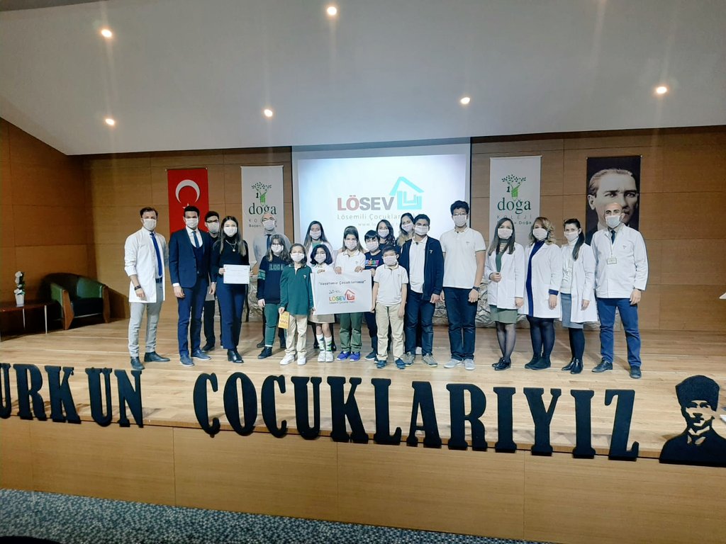 Eskişehir Doğa Koleji öğrencileri "Mutlu Çocuklarla,Güzel Yarınlara" düşüncesi ile "Maskemi takarım,farkındalık yaratırım." etkinliğine katılarak destek oldular.

<a href="/DamlaGuvenK/">Damla GÜVEN</a> @erdalsakirr  @doga_eskisehir
