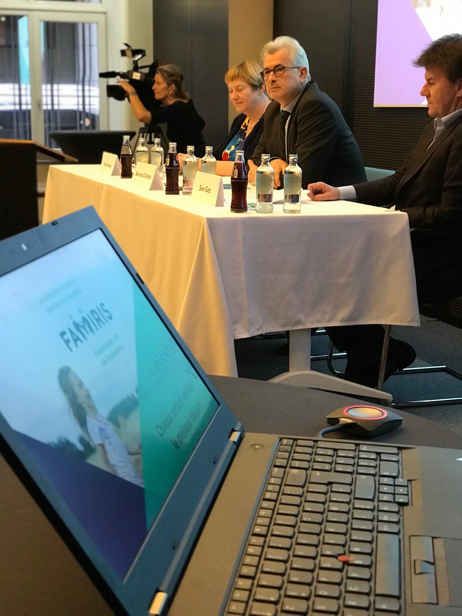 FAMIFED's tweet photo. .@BernardClerfayt: "70% van de gezinnen haalt voordeel uit het nieuwe model voor kinderbijslag." @IRISCARE_iris @TaniaDekens #kinderbijslag #Famiris https://t.co/QAmekNyyOE