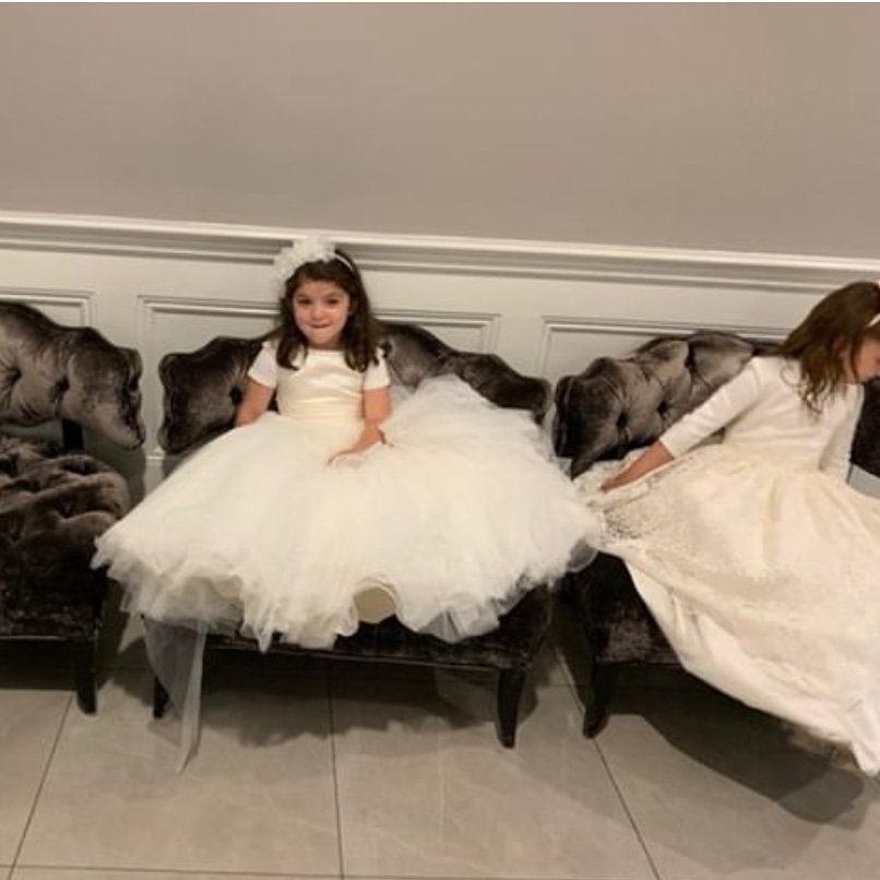 Precious photo!!

#mazeltov to all the family and guests, even the small ones!!

#simcha #mechutanim #frumkids #laketerrace