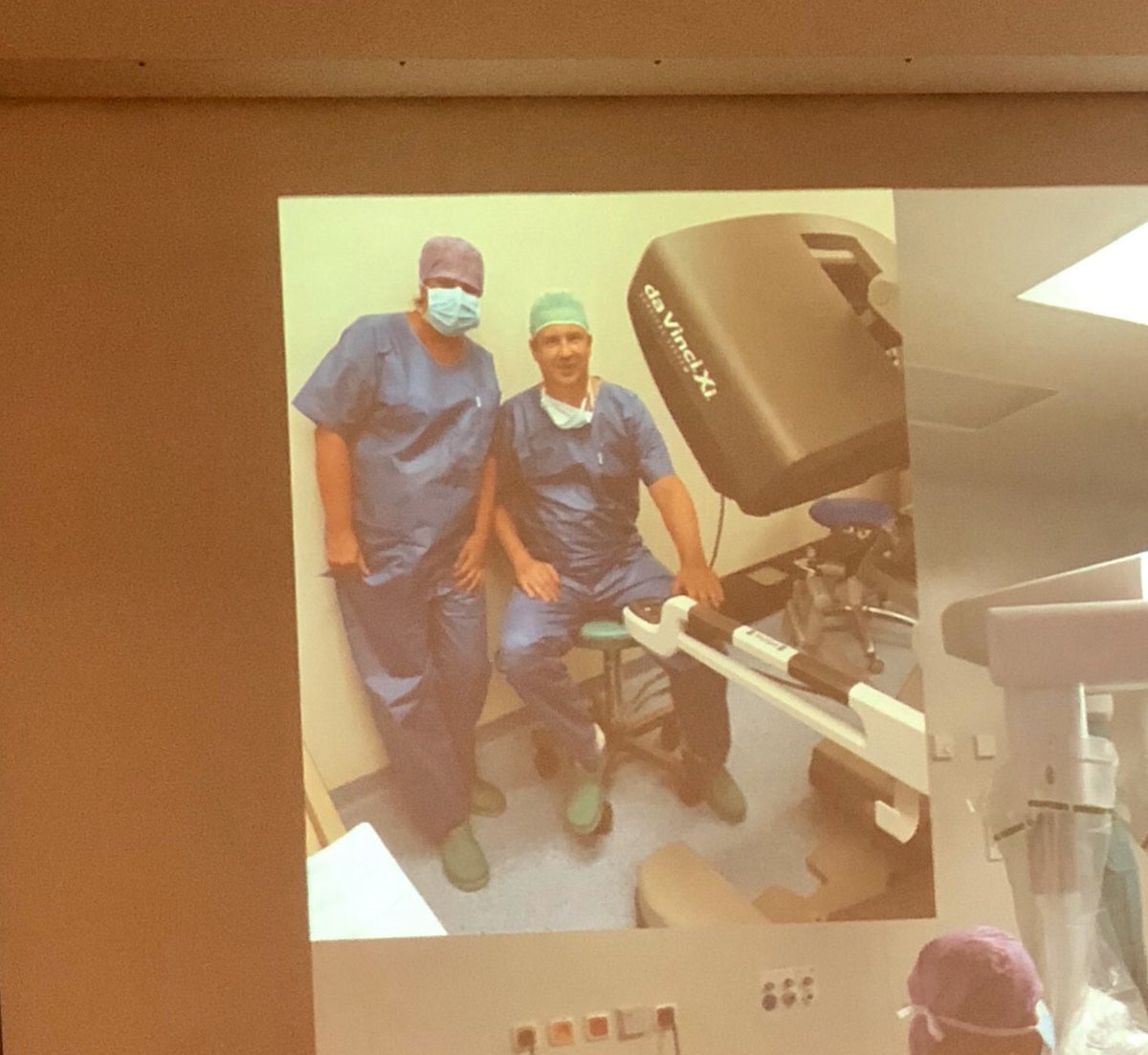 Peter_Beniac's tweet photo. @milanhoraplzen profesor Hora prednasi na V. Plzenskem dni karcinomu prostaty na tema radikalni prostatektomie. Radical prostatectomy - a presentation by Prof. Hora at the 5th Pilsen Prostate Cancer Day #uroczech @Urology_Plzen #UroSoMe https://t.co/DbNowjTDB3