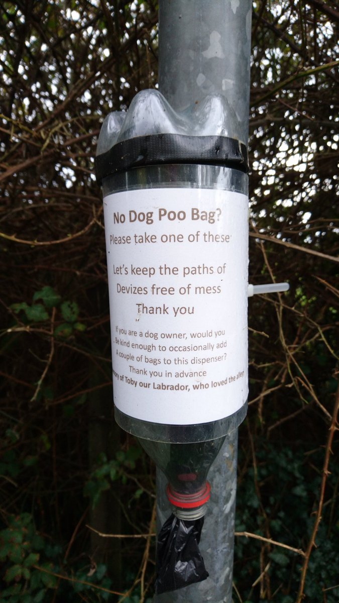 RIerdogan's tweet photo. If you too have a 'dog poo alley' let us know, and we'll make you a poo bag dispenser - it really makes a difference here! #CUDS #Devizes #CleanUpSquad https://t.co/I1277ATXsb