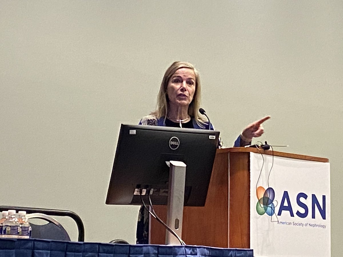 kidney_boy's tweet photo. Dr Fogo presents. #KidneyWk #pathology https://t.co/cf1MG5UK5Y