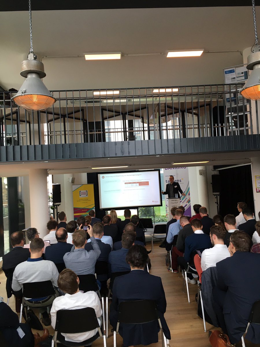 finance_live's tweet photo. Ganz herzlichen Dank noch einmal an das Team der Fintech Week HH @clasbeese @carobeese @FintechWeekDE dass wir bei Euch zu Gast sein durften! Herzlichen Dank auch an unseren Moderator @klotzbrocken für die zwei spannenden Tage zu #databanking #fwhh19 Bis zum nächsten Jahr 😊 https://t.co/YQ0U0v6lce
