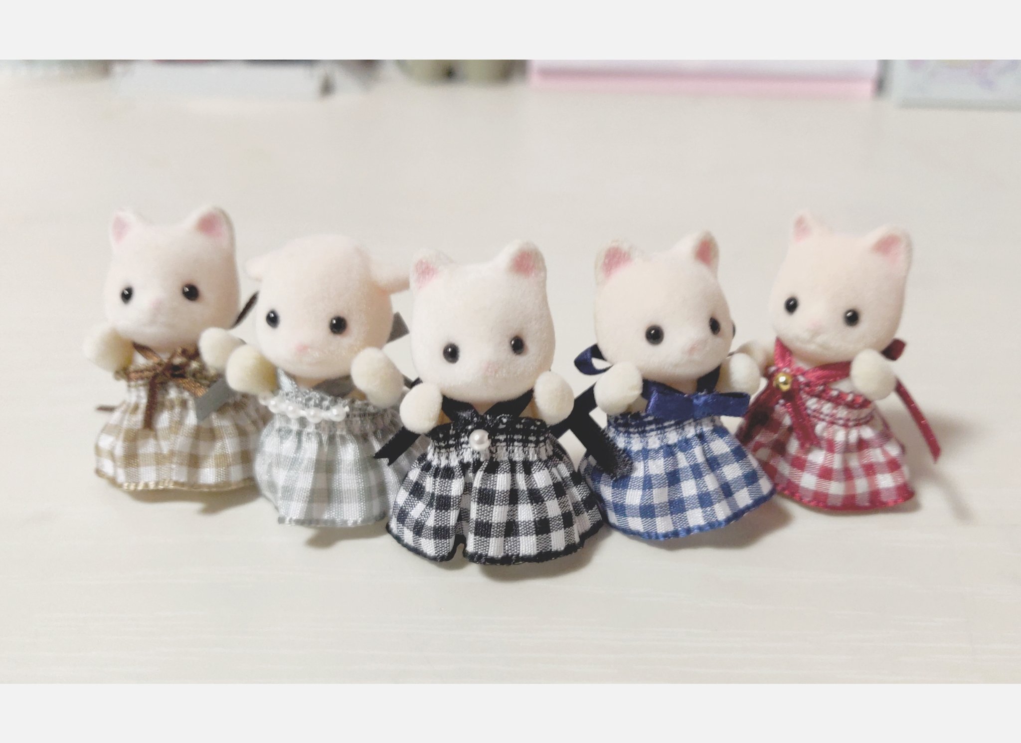 ほづみ この前ツイートした簡単に作れるシルバニアファミリーのお洋服 簡単すぎて量産してたら 個性がそれぞれ違うアイドルグループになった T Co Hvejklqpw6 Twitter