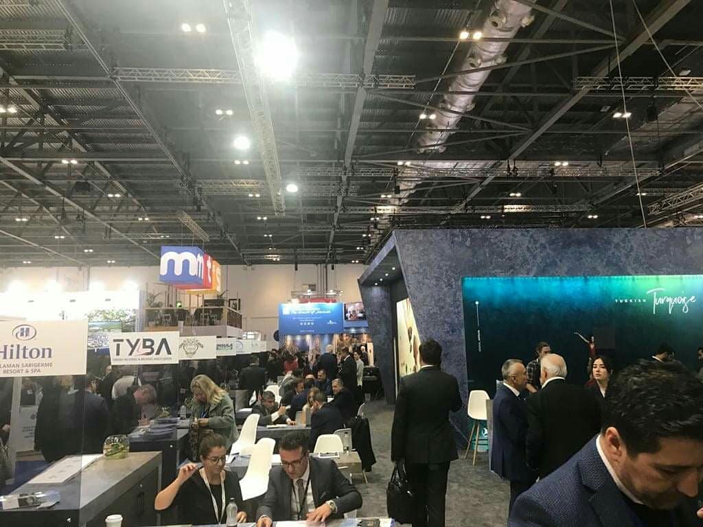 ftso1901's tweet photo. Fethiye, Londra’da bu yıl 40’ıncısı düzenlenen 4-6 Kasım 2019 tarihleri arasında, 182 ülkeden 5 binin üzerinde katılımcıyla gerçekleşen Dünya Turizm Fuarı'nda (World Travel Market -WTM) her yönüyle tanıtılıyor.
https://t.co/2Y8T4m7YbS https://t.co/6wyq9uXdkc