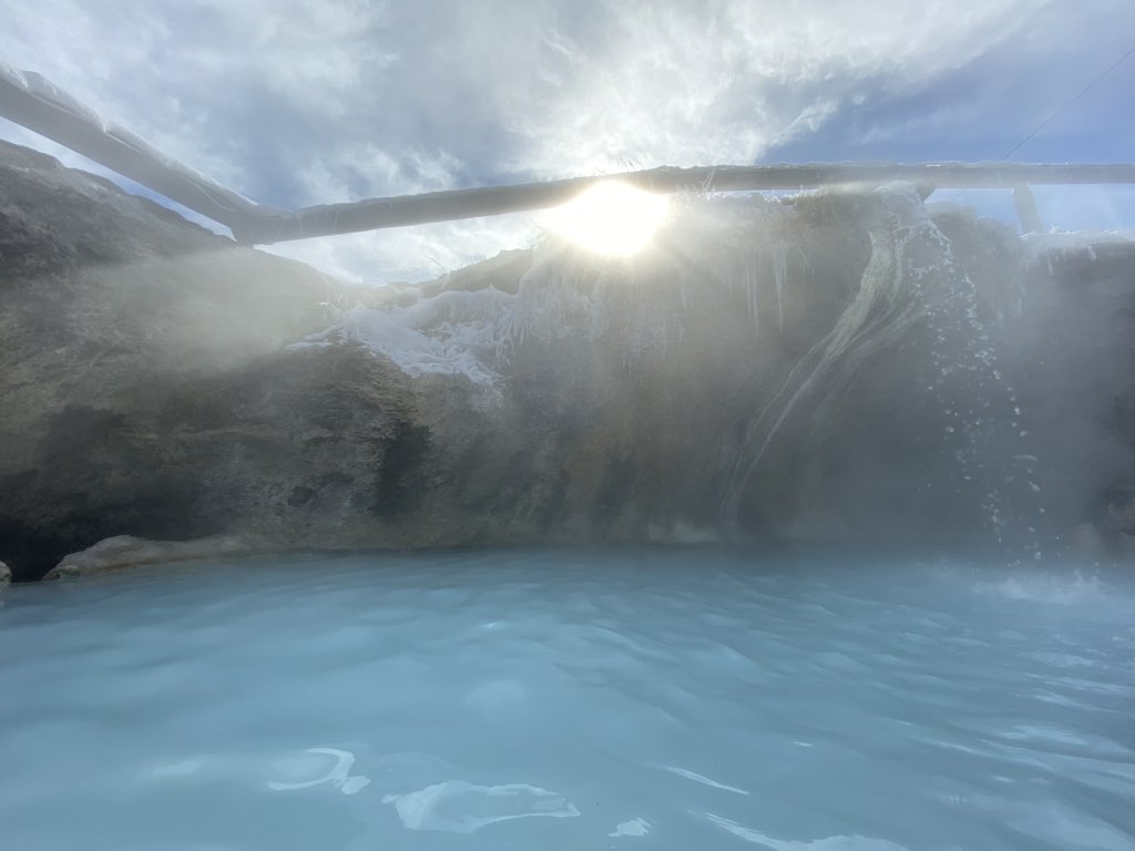 Danielle_Low's tweet photo. Sulphur Hot Springs ❄️❄️❄️ https://t.co/XsAYZ6kCll