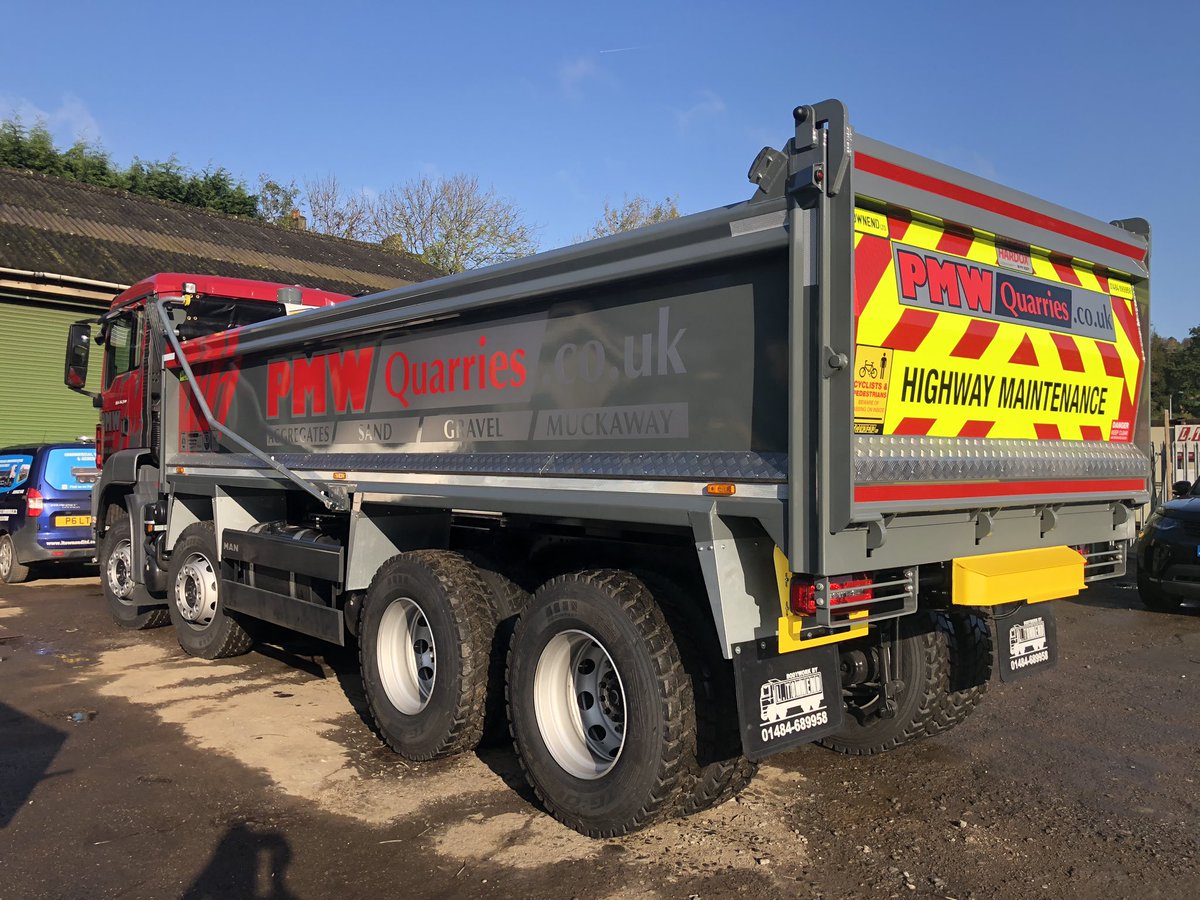ltownendltd's tweet photo. 🤩🤩@PMWQuarries adding to their fleet with another @mantruckbusuk MAN TGS fitted with our Samson Smooth Hardox Tipper Body, @BinottoUK B3 Tipping Gear, @VishayIndust PM1155 and @ShurcoUK Sheeting System. @hardoxinmybody #samsonsmooth #toughandtrusted #tipper https://t.co/xIJtZm9KwF