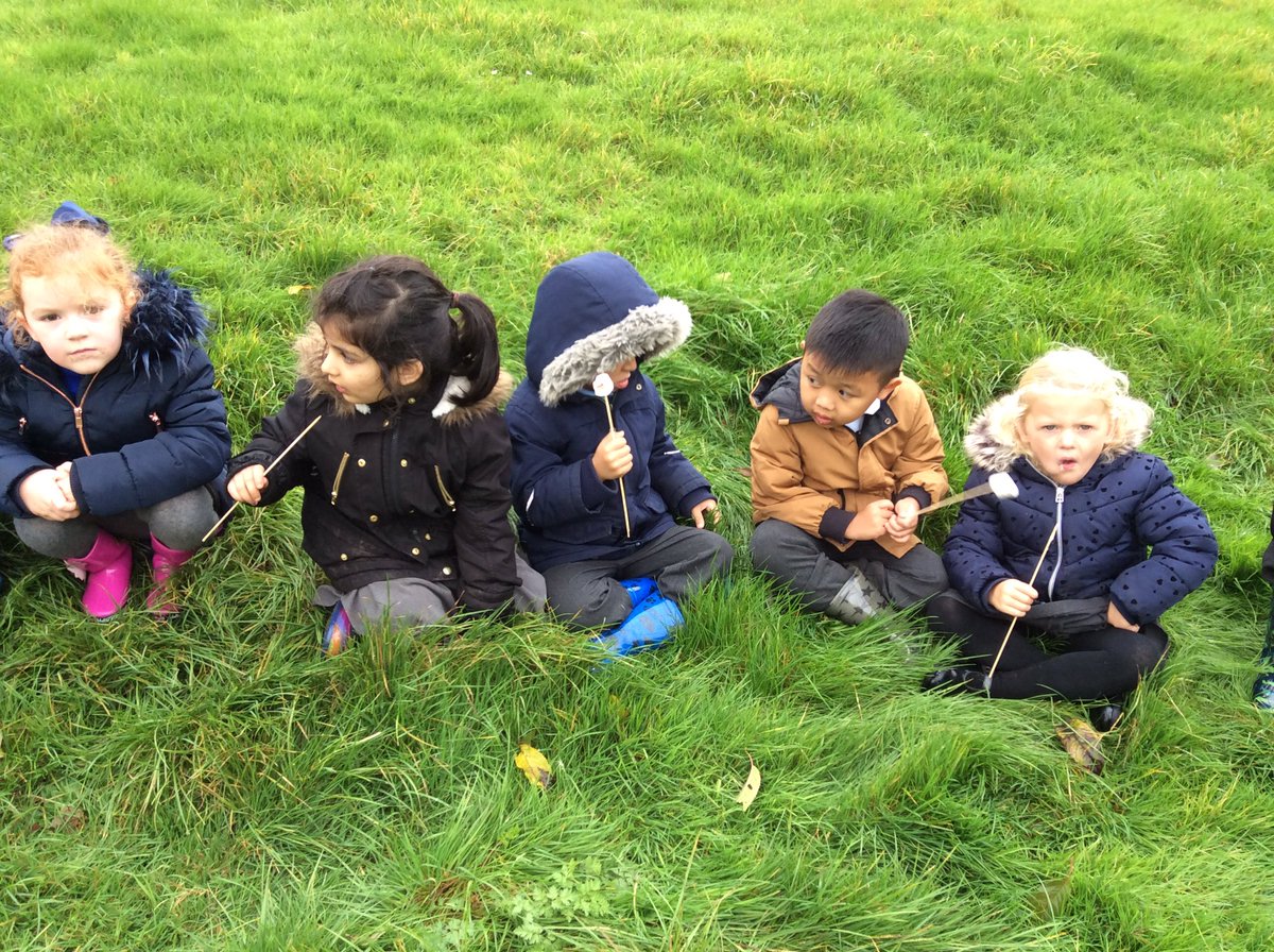 PrimaryArh's tweet photo. Ladybirds have loved spending some time by the bonfire today. We learnt about fire safety and ate toasted marshmallows! #ARHReception https://t.co/tREFoDhPdA