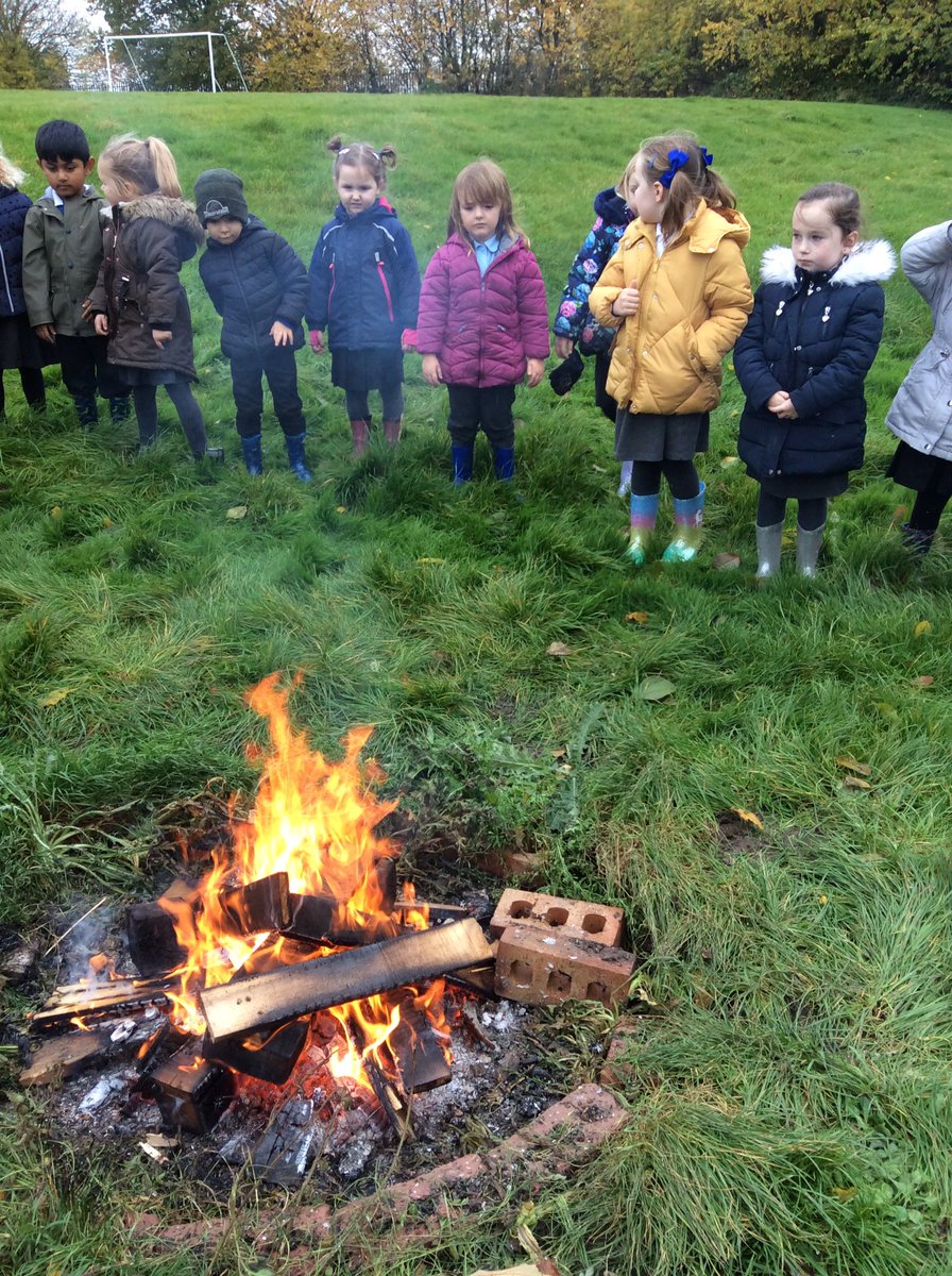 PrimaryArh's tweet photo. Ladybirds have loved spending some time by the bonfire today. We learnt about fire safety and ate toasted marshmallows! #ARHReception https://t.co/tREFoDhPdA