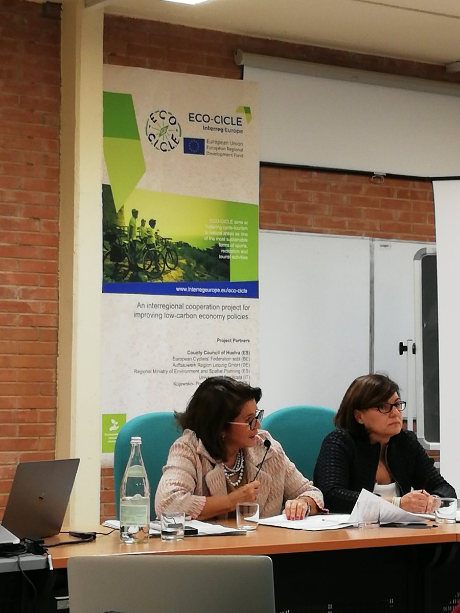 UNIBAS_lisut's tweet photo. La strategia lucana, iI patto per lo sviluppo della Regione Basilicata e la mobilità ciclistica sul territorio: inquadramento di Antonella Belgiovine e Carmela Cianciarulo, del Dip. Infrastrutture e Mobilità della Regione, con focus sulle #ciclovie finanziate https://t.co/ruePt2iCow