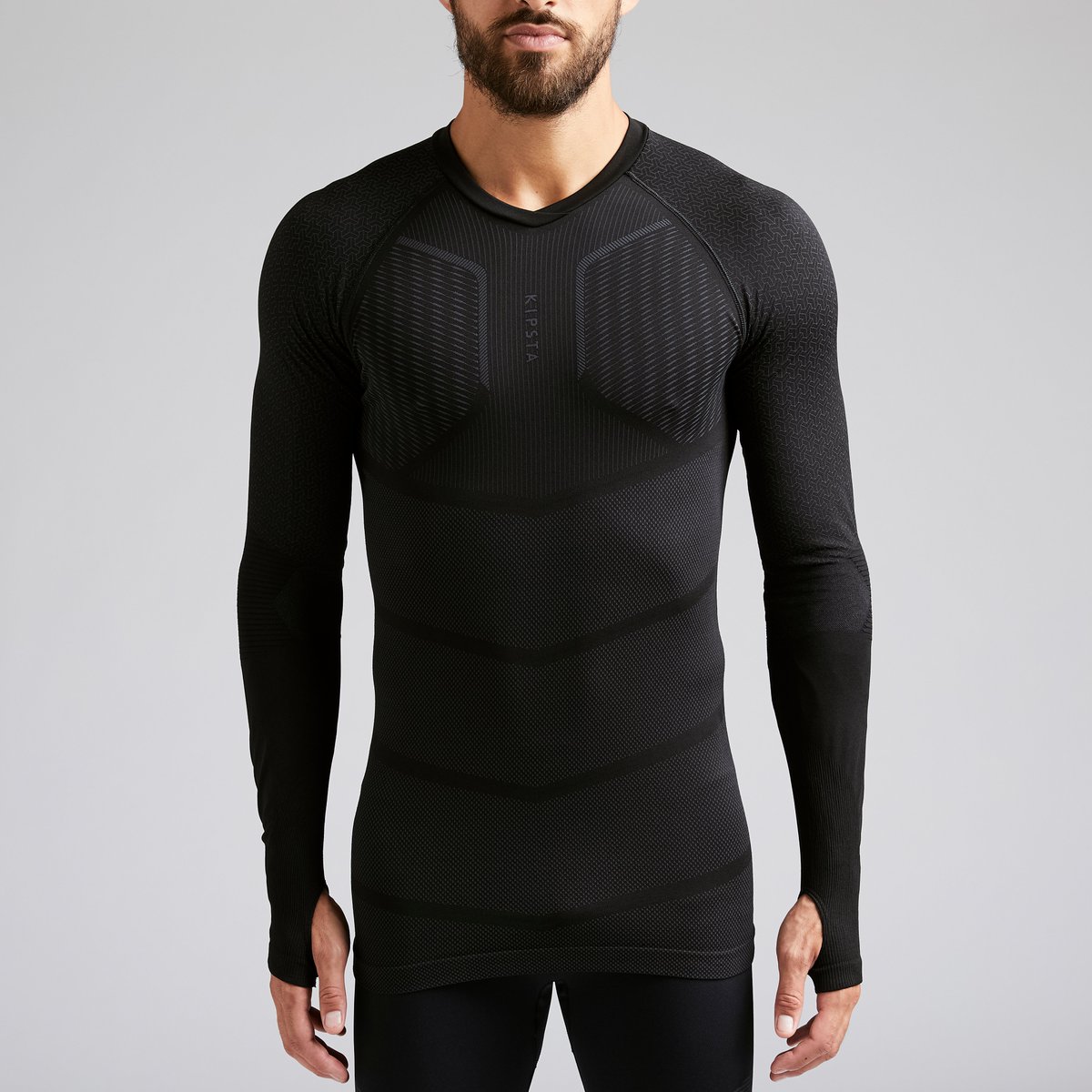 Our Kipsta Keep Dry 500 is our go to base layer designed to keep you comfortable on and off the football pitch! ⚽

The second skin feel wicks away perspiration to regulate your body temperature. It also comes in 12 colours!

See more: bit.ly/2qmSXsd