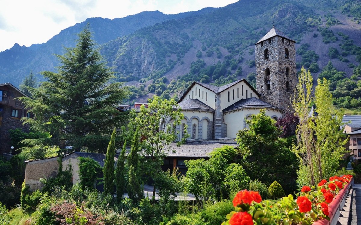 Qué ver en Andorra – Si te estás preparando un viaje y te preguntas qué ver en Andorra, nosotros tenemos la mejor de las respuestas.... feedproxy.google.com/~r/AbsolutViaj…