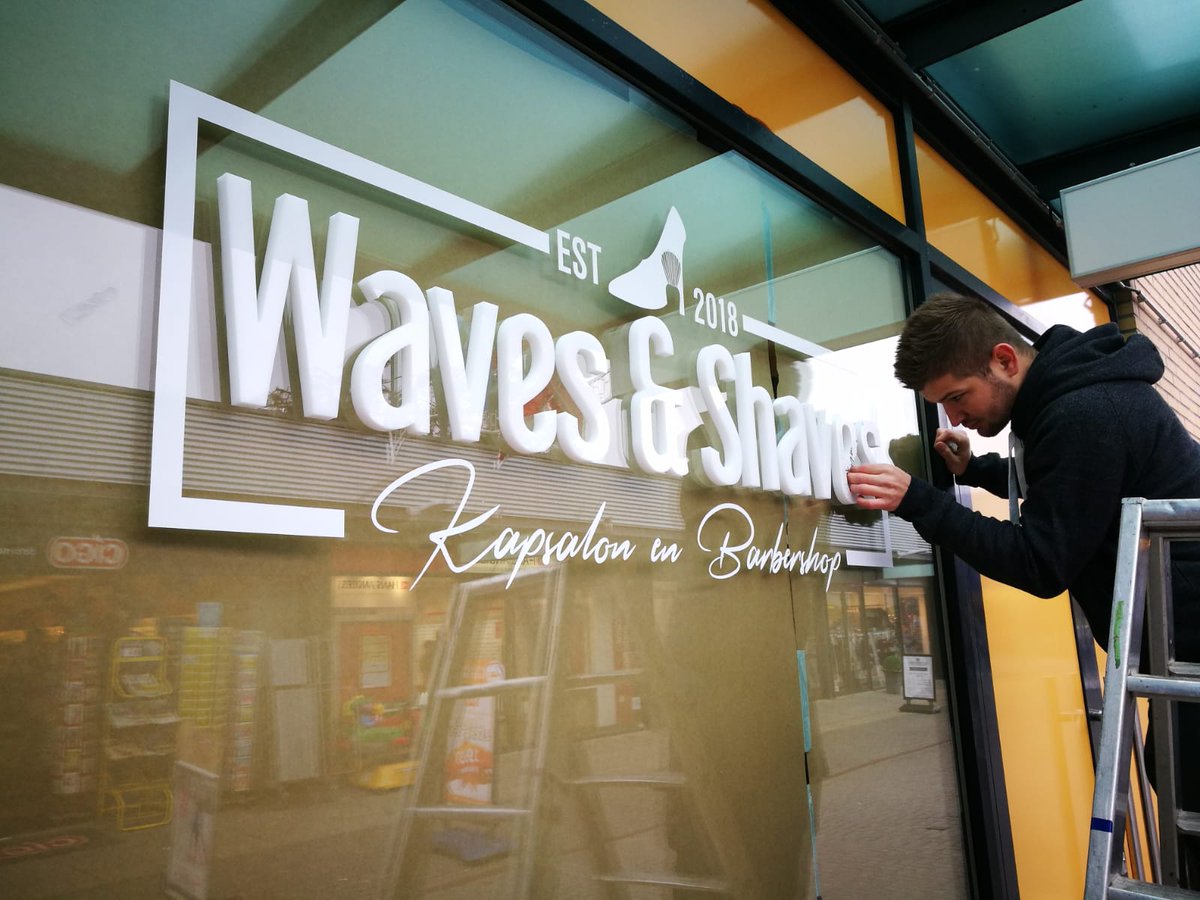 Impressed print&sign tweet media