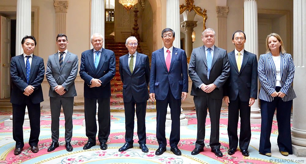 ESJAPONcom's tweet photo. 🇪🇸🇯🇵
スペイン日本財団 (Fundación Consejo España-Japón) による、スペインと日本の友好関係に貢献した個人や団体に授与される『西日財団賞』。第7回目の今年は、#ハビエルフェルナンデス 氏と #羽生結弦 選手、そして #NTTデータ に授与されました。
#FCEJ #スペイン
➡️ https://t.co/bRKHMyO3kr https://t.co/naJRmanFE1
