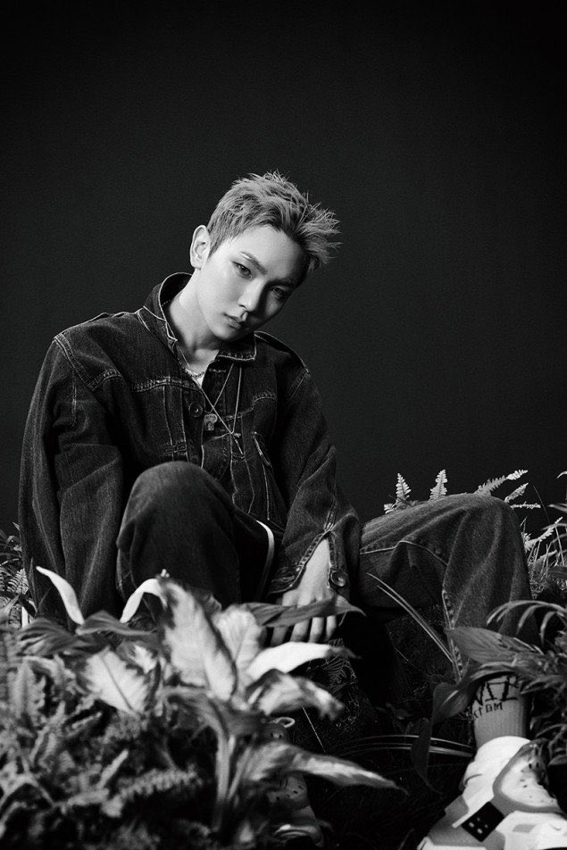 RealUnkle1932's tweet photo. I cant wait to see you grow as a solo artist and I’m so proud of you every single day💜 #SHINee #KEY #FOREVERYOURS #Keyfirstsolodebutanniversary🎈 https://t.co/b2g6HX1U3V