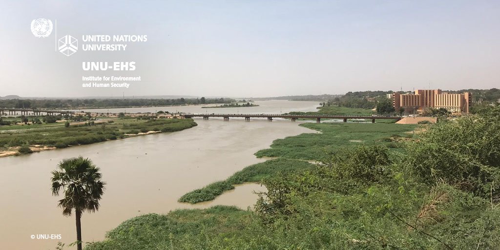 UNUEHS's tweet photo. At first glance, Niamey, #Niger🇳🇪 looks abundant in resources. However, its #energy #water and #food supply is facing depletion. @UNUEHS has been participating in #RARSUS project researching additional threat of #climatechange to Sahel region’s #resourcesecurity. #UNUEHSprojects https://t.co/IWO4vchUpq