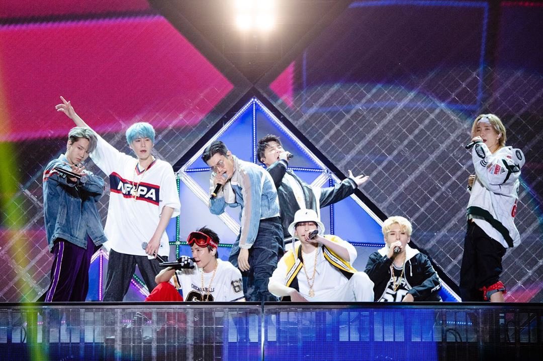 taangfengggg's tweet photo. 我的哥哥们一定要健康快乐幸福，我们约定要一起走花路的！纪念日快乐，我真的很开心能成为一名elf。
 #슈퍼주니어_14주년_다_죽여 https://t.co/UURYtwl2Id
