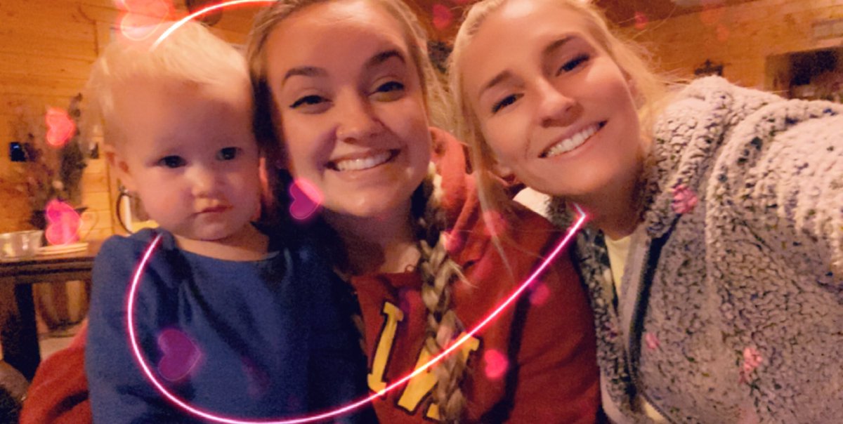 Danielle_Low's tweet photo. Juliiiiiaaaaa 👯‍♀️ https://t.co/ZhZPPwoqm0