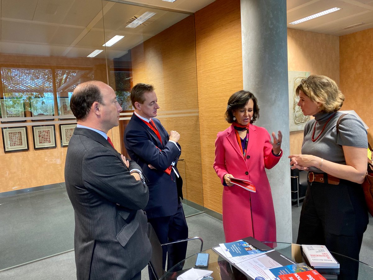 JManuelCendoya's tweet photo. Me preocupa que en España la #confianza en nuestras instituciones, medios de comunicación y empresas esté empeorando, según el Barómetro @Edelman_Spain. Por eso  hoy hemos debatido en nuestra XII Conferencia Internacional de Banca sobre cómo recuperar esa confianza. #SantanderIBC https://t.co/5L9aonUPvL