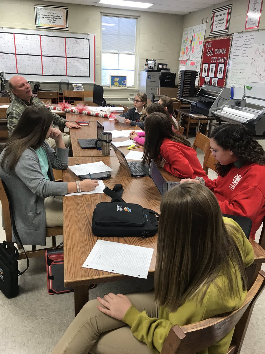 ausmms's tweet photo. Students meeting with the one and only #rickshelton to discuss their writing for our Munford Strong book @TCBOE  @MunfordMiddleAL @BlairKSteffens @ptalley1 #empoweredmms https://t.co/XKYpJc97HE