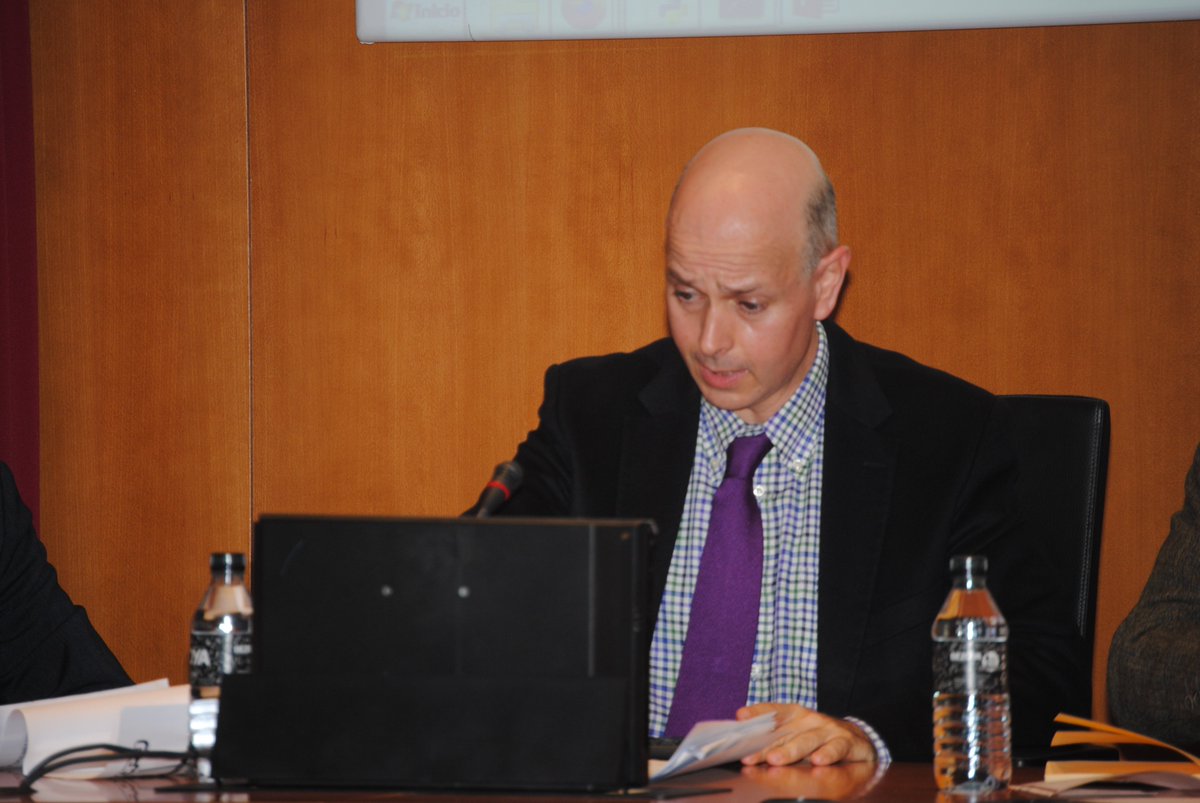 Red_HURIAGE's tweet photo. .@Fernando_Llano_ , @unisevilla, reflexiona sobre los límites ético-jurídicos del transhumanismo en el #VICongresoDDHH. https://t.co/grkToIZVGI