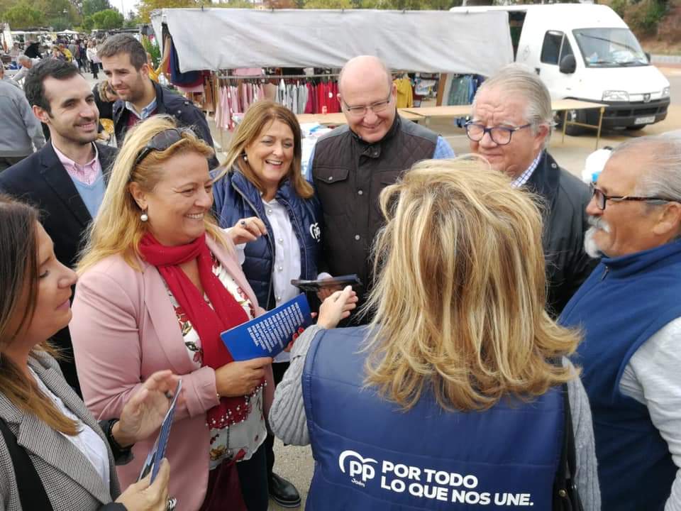 AngelaHidalgo07's tweet photo. CAMPAÑA #10N
👉Intensa jornada electoral en #Linares con nuestros candidatos @javiermarquezsa @mluisamoral @Angeles_isac y la inestimable presencia de @elvirarodriguez candidata Congreso por Madrid
👉Paseo electoral por nuestro mercadillo y visita a #Inibe , empresa valiente. https://t.co/wI1da10p1X