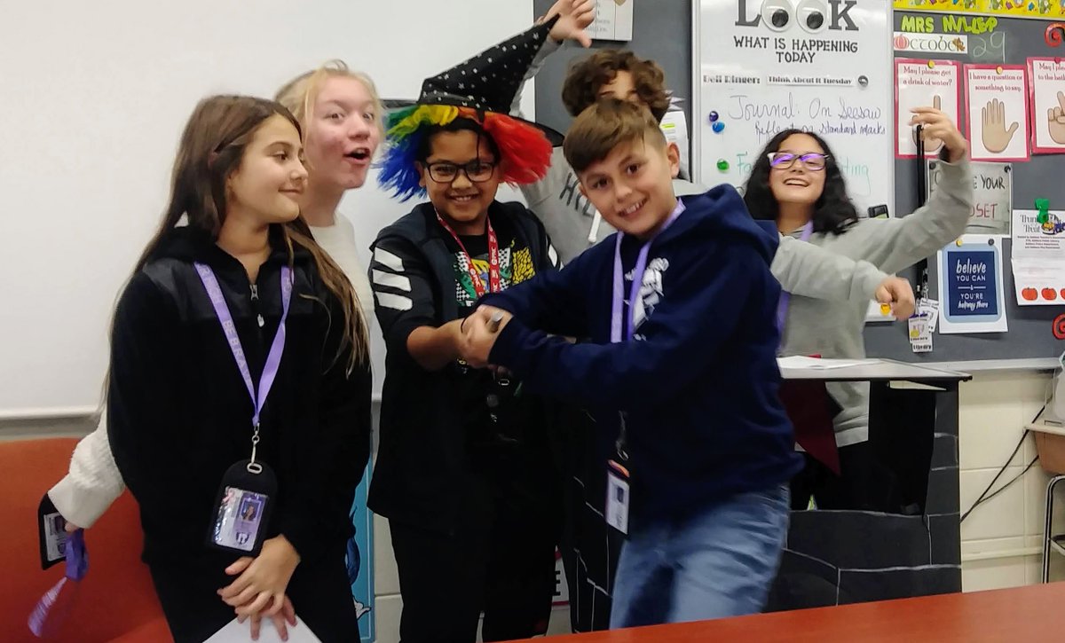 ITTeam6Two's tweet photo. Fractured Fairy Tale Reader's Theater in Mrs. Miller's Language Arts class @itbebrave https://t.co/DhpFSMLszw