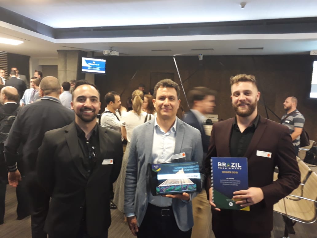 LatamTechUK's tweet photo. Voltaware, scale-up britânica de monitoramento de energia, foi a vencedora do Brazil Tech Award 2019! Ficamos orgulhosos pela competição na etapa final e demos os parabéns a vencedora! #inovação https://t.co/vyQkl36YYD