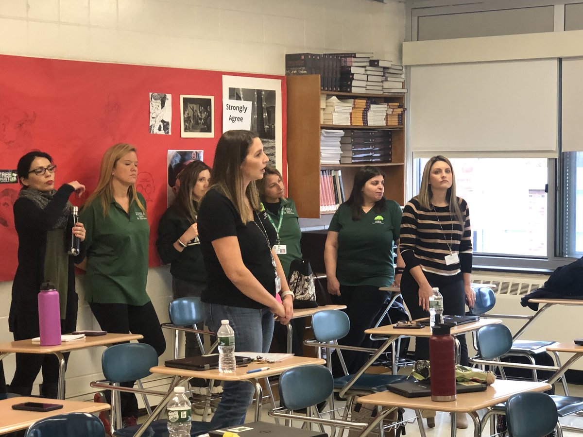 KimiFerina's tweet photo. @LV_sanfilippo Leading a session at Locust Valley SCD #lvcsdlearns https://t.co/N6zjchNDdN