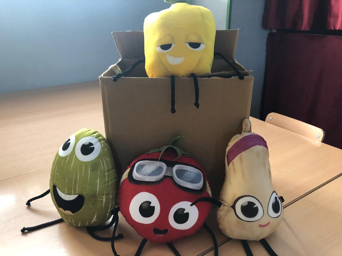AraceliCeip's tweet photo. Dentro del programa Creciendo en Salud que se desarrolla en el centro, hemos recibido la visita de LA PANDI. Una bonita actividad que ha permitido al alumnado conocer y adquirir hábitos saludables de alimentación. https://t.co/FM5q6AHPMj