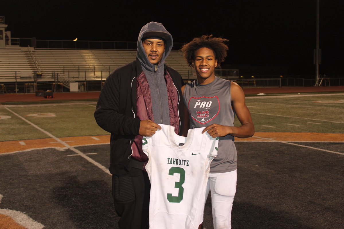 qui3se's tweet photo. // thank you tahquitz for these past 4 years and great memories , wouldnt wanna be no where else #3OUT ✌🏽 @TahquitzFB https://t.co/LGDI5fMCyT