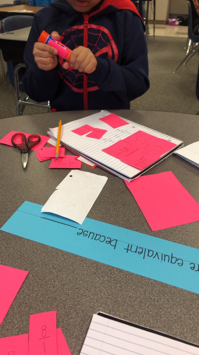 hartbernardino's tweet photo. I LOVE interactive math journals! It’s a perfect teacher table activity and it’s so fun watching the students flip through their math journals and remember all the fun activities we’ve done! 📓 #fw2 #bellbears @belltylerisd @tylerisdlearn https://t.co/NmZZjlJRkD
